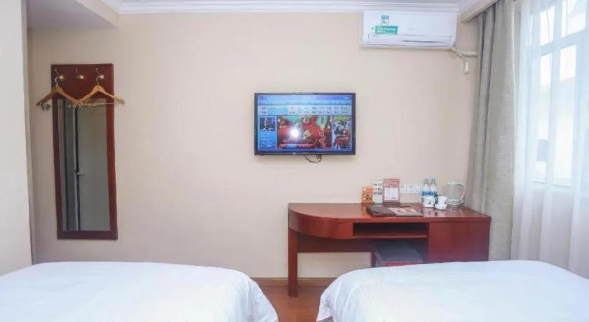 Bed in GreenTree Inn Suzhou Guanqian Street Leqiao Metro Station