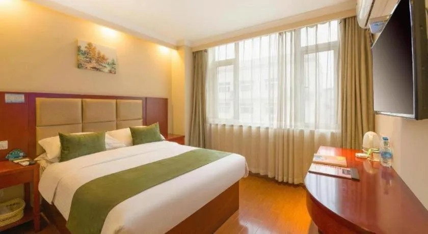 Bed in GreenTree Inn Suzhou Guanqian Street Leqiao Metro Station