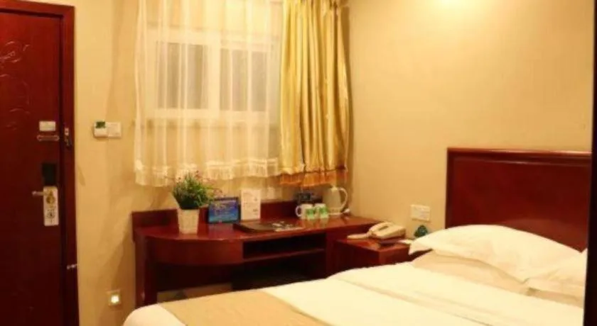 Bed in GreenTree Inn Beijing Daxing District Yufa Town New Airport Express Hotel