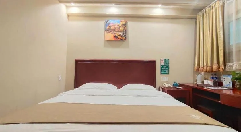 Bed in GreenTree Inn Beijing Daxing District Yufa Town New Airport Express Hotel