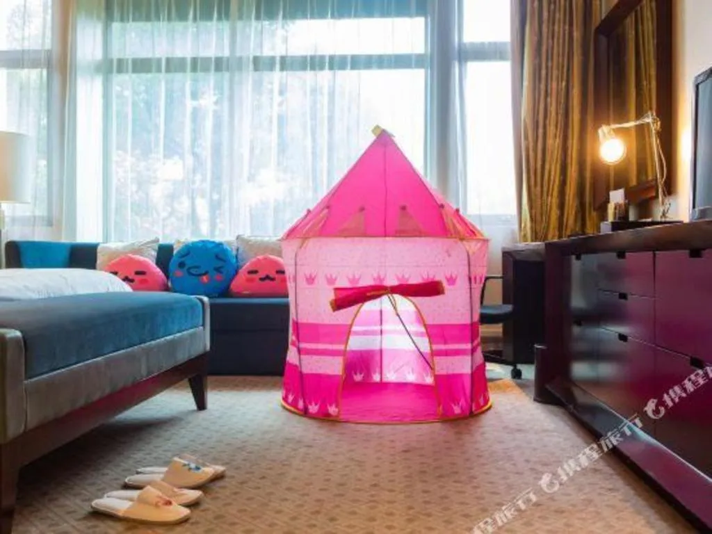 Bed in Suzhou Jinji Lake Grand Hotel