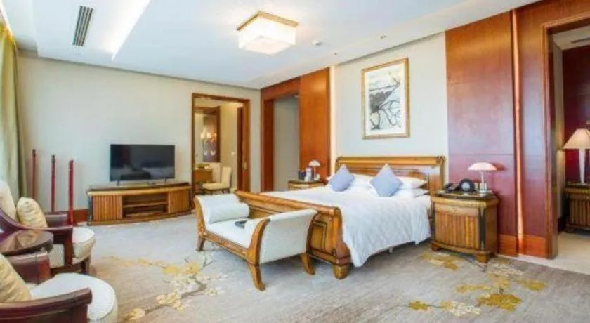 Bed in Suzhou Jinji Lake Grand Hotel