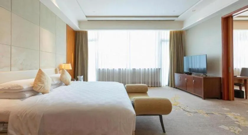 Bed in Suzhou Jinji Lake Grand Hotel