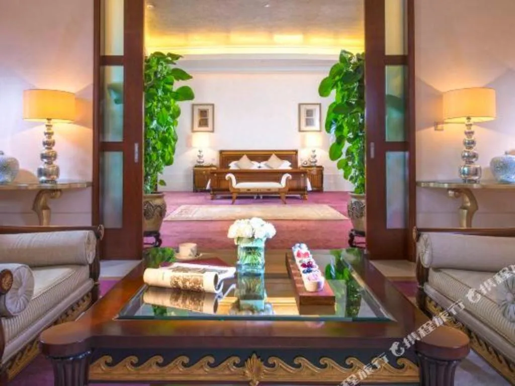 Bed in Suzhou Jinji Lake Grand Hotel