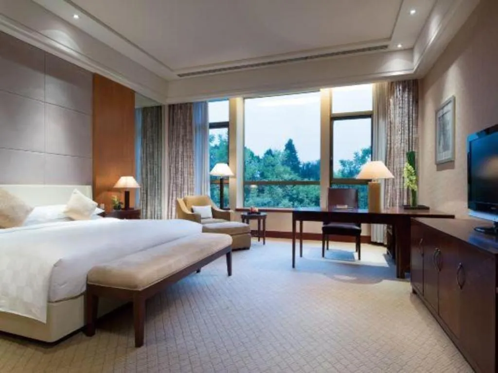 Bed in Suzhou Jinji Lake Grand Hotel