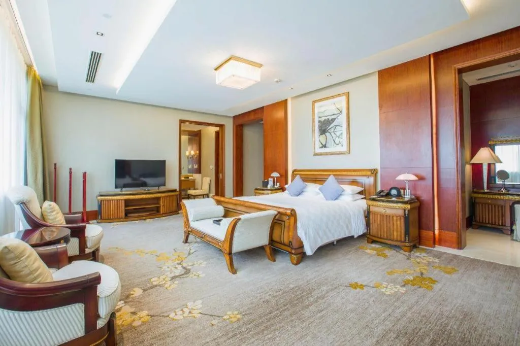 Bed in Suzhou Jinji Lake Grand Hotel