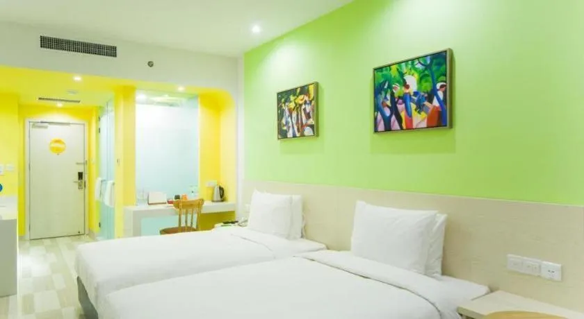 Bed in Gtel Rock City Qingdao Hotel