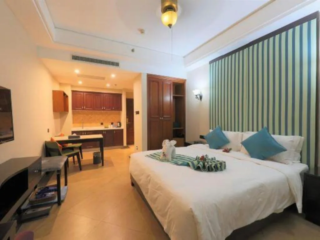 Bed in Hainan Yatai Hot Spring Hotel