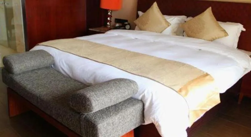 Bed in Hainan Yatai Hot Spring Hotel