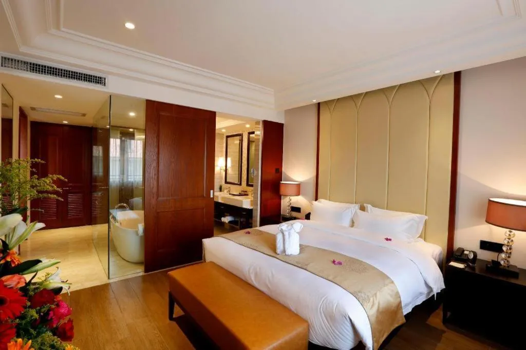 Bed in Hainan Yatai Hot Spring Hotel