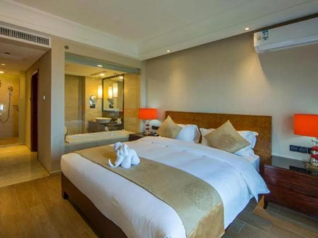Bed in Hainan Yatai Hot Spring Hotel
