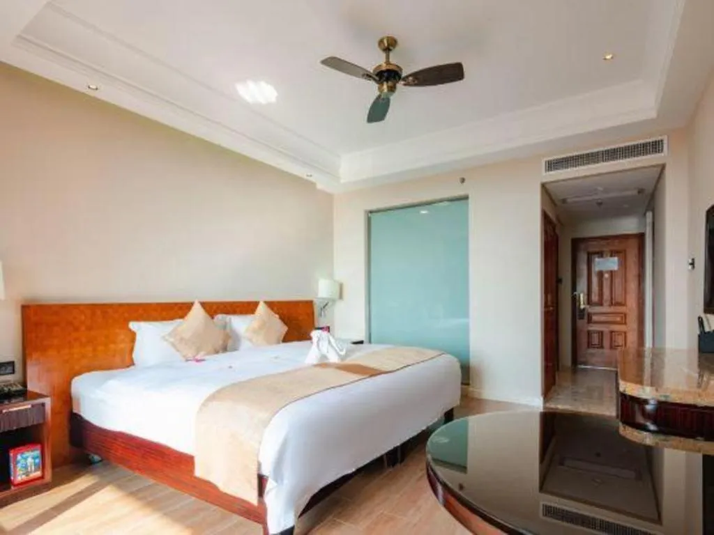 Bed in Hainan Yatai Hot Spring Hotel