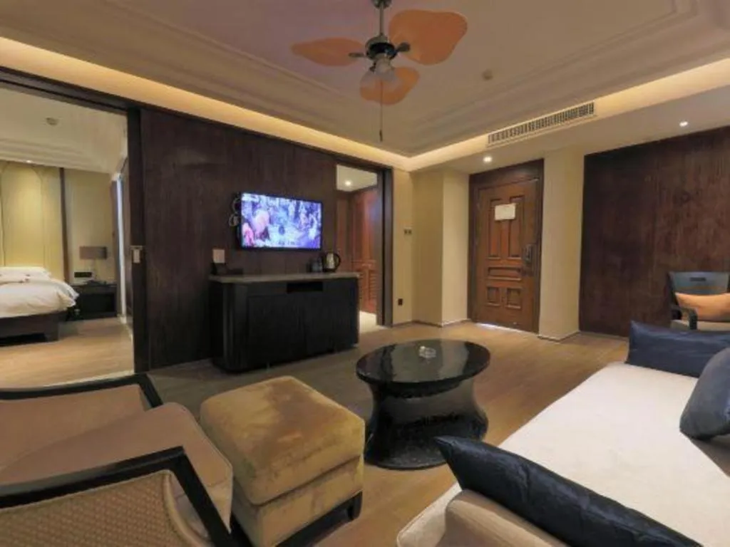 Bed in Hainan Yatai Hot Spring Hotel