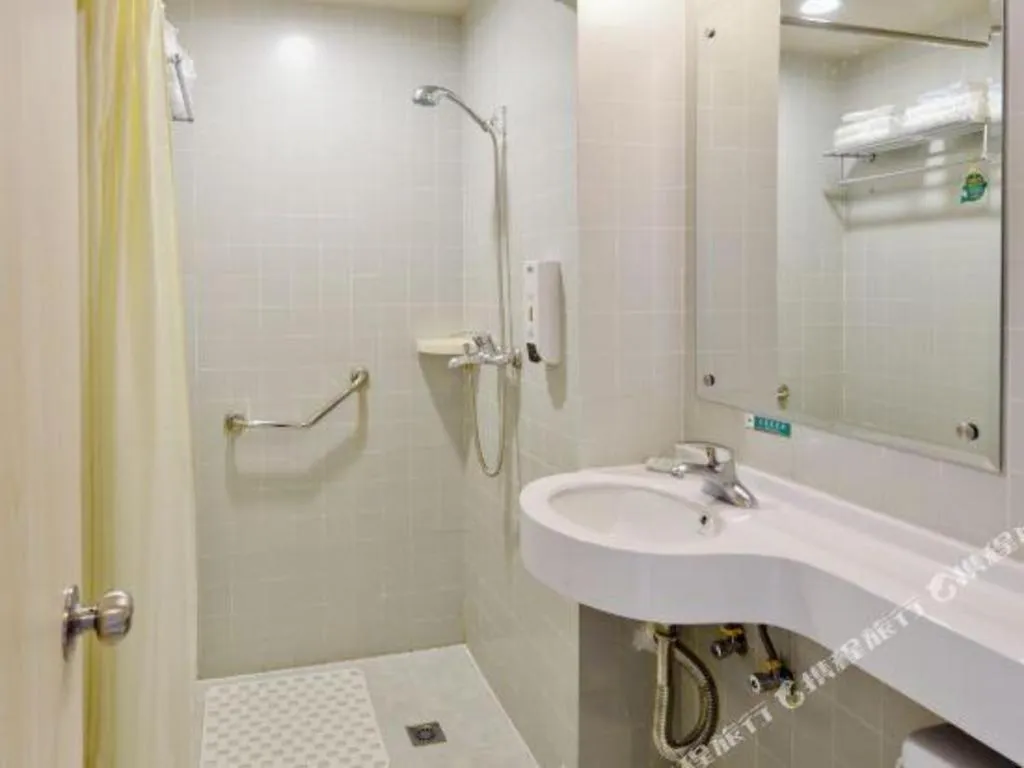 Jinjiang Inn Caobao Road Subway Station