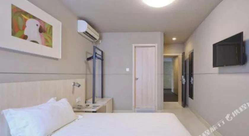 Bed in Jinjiang Inn Caobao Road Subway Station