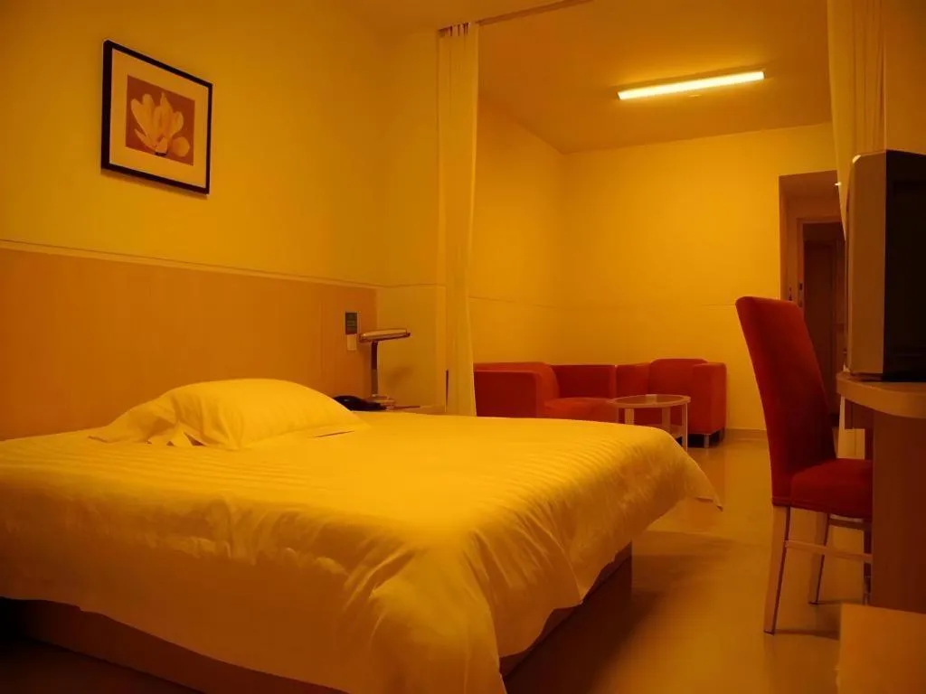 Bed in Jinjiang Inn Shanghai Baoshan Shengqiao