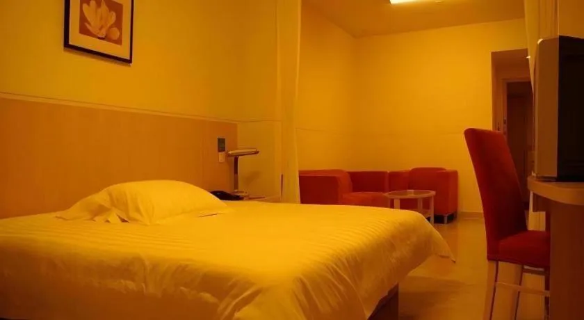 Bed in Jinjiang Inn Shanghai Baoshan Shengqiao