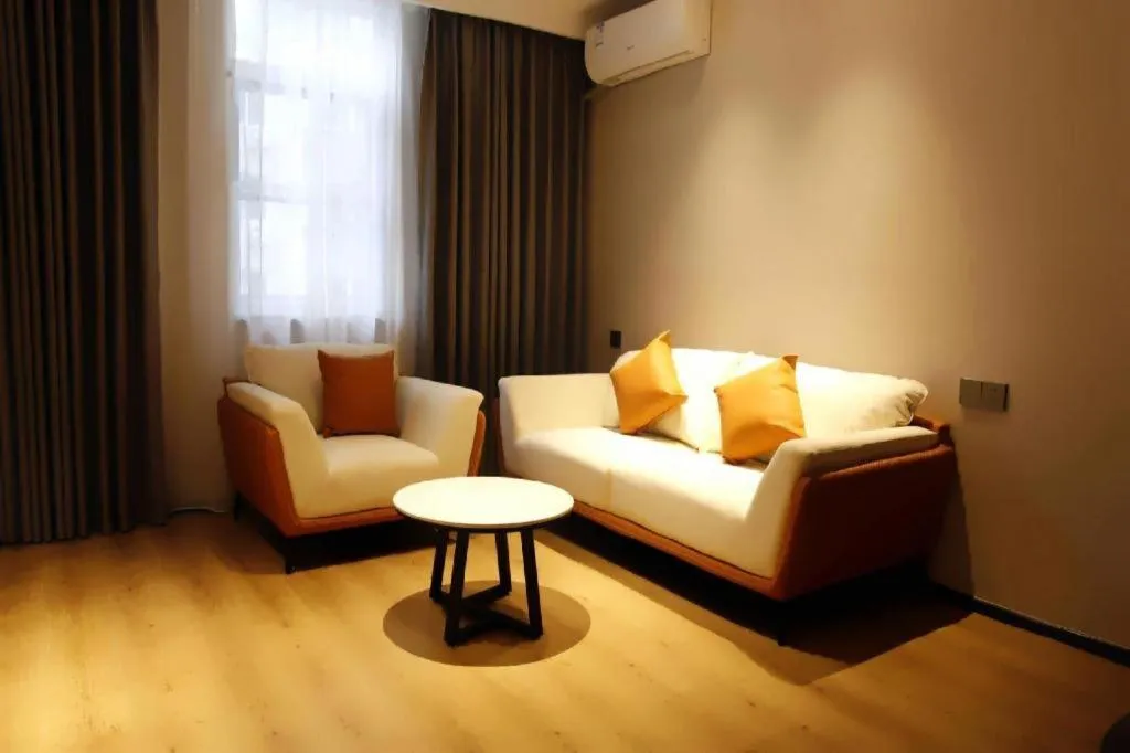 Bed in Jinjiang Inn Henan Museum Hutun Metro Station