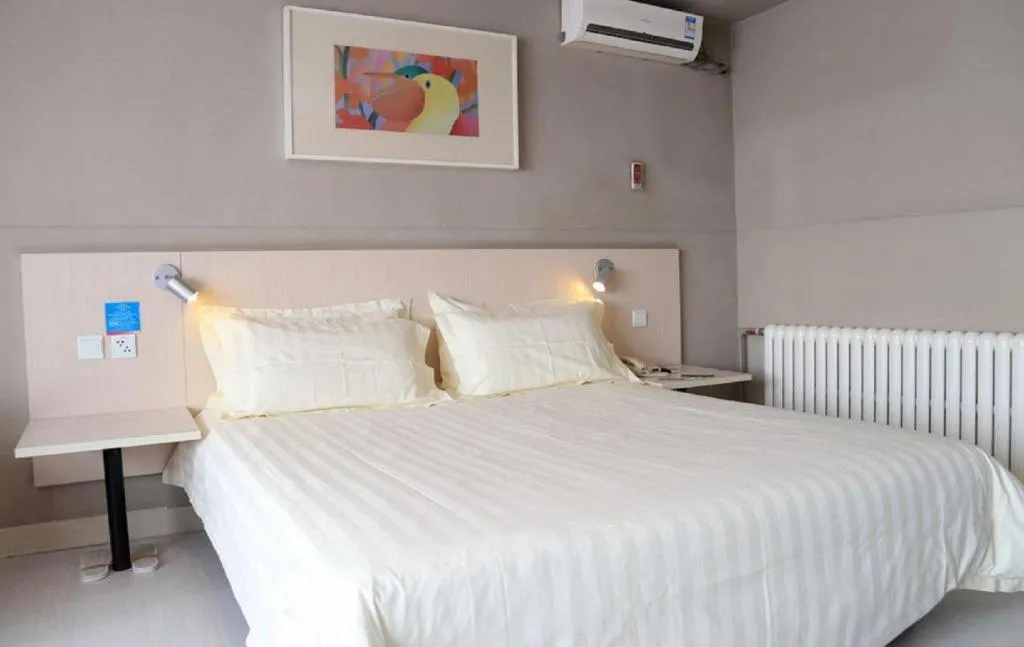 Bed in Jinjiang Inn - Xishan Road