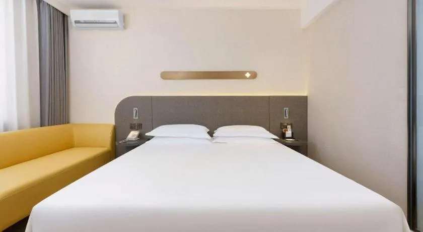 Bed in Jinjiang Inn - Xishan Road