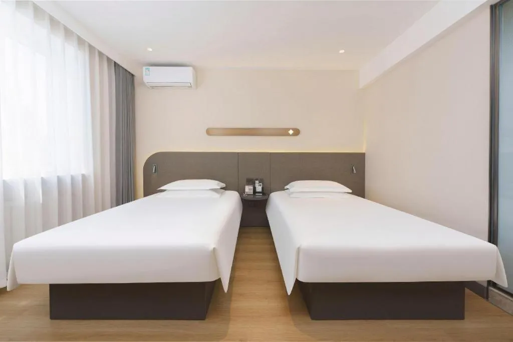 Bed in Jinjiang Inn - Xishan Road