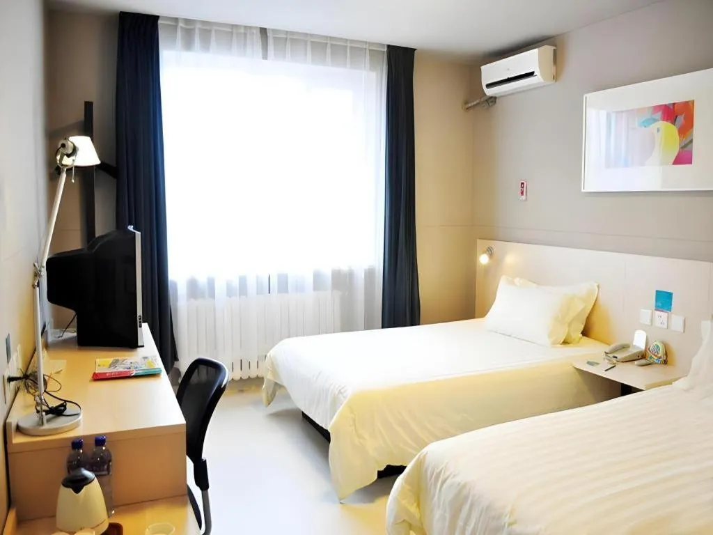 Bed in Jinjiang Inn - Xishan Road