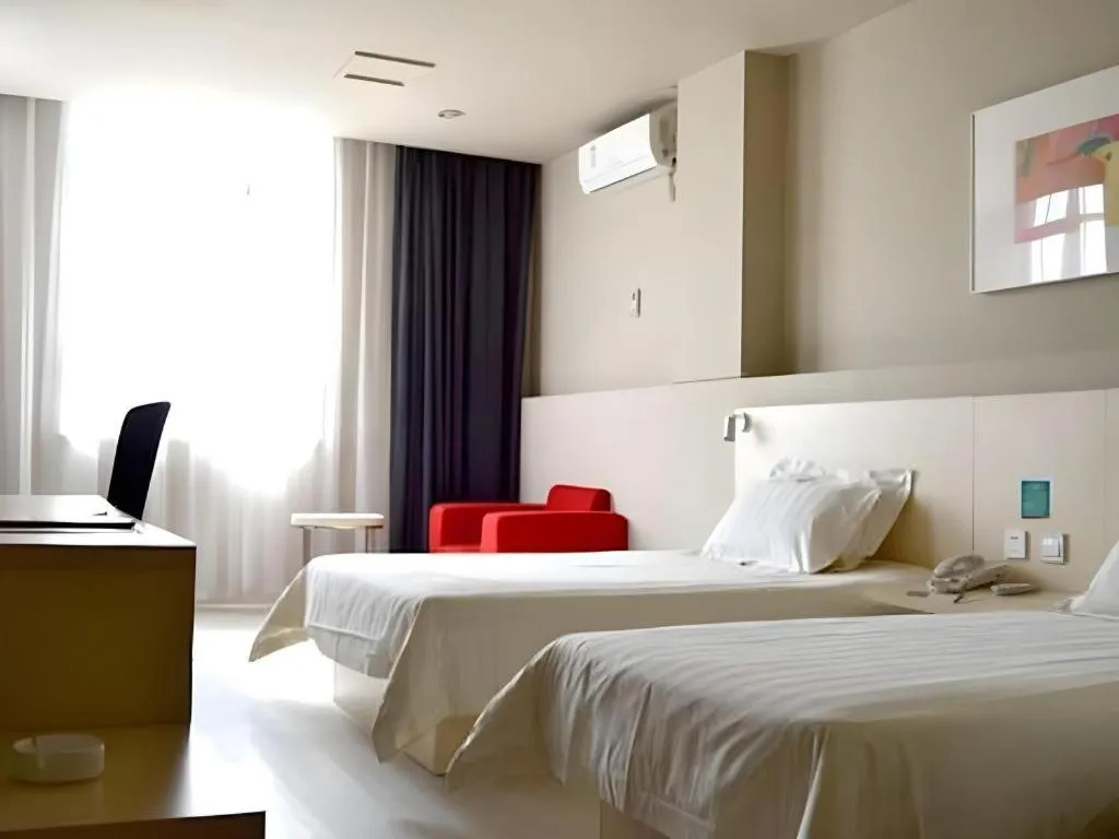 Bed in Jinjiang Inn Xuzhou Pizhou Sanchahe Road