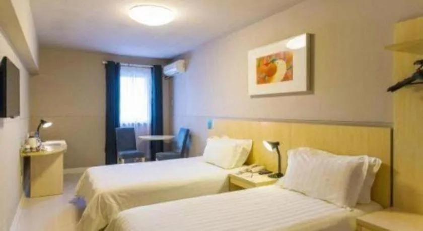 Bed in Jinjiang Inn Qianan Middle Yanshan Road Branch