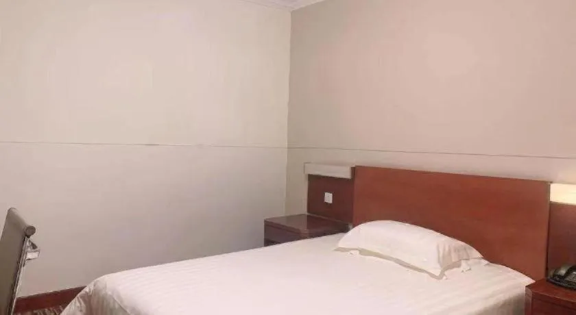 Bed in Jinjiang Inn Shanghai North Bund Yangpu Bridge Branch