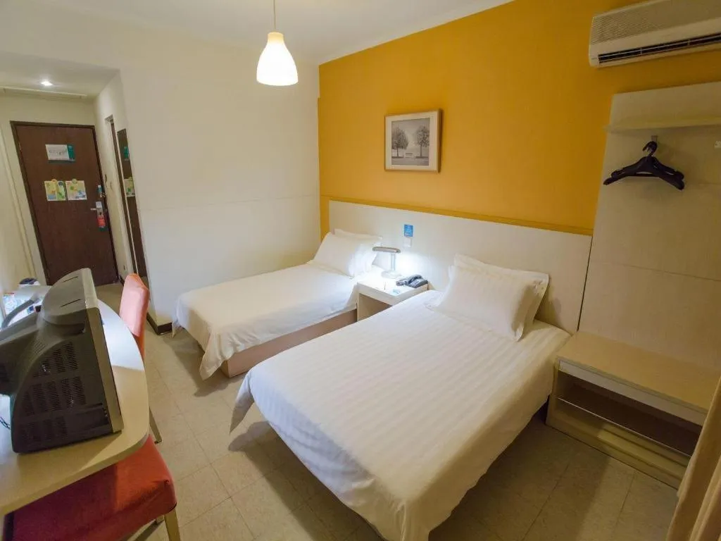 Bed in Jinjiang Inn Shanghai North Bund Yangpu Bridge Branch