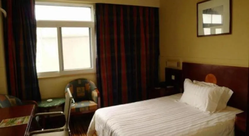 Bed in Jinjiang Inn Shanghai North Bund Yangpu Bridge Branch
