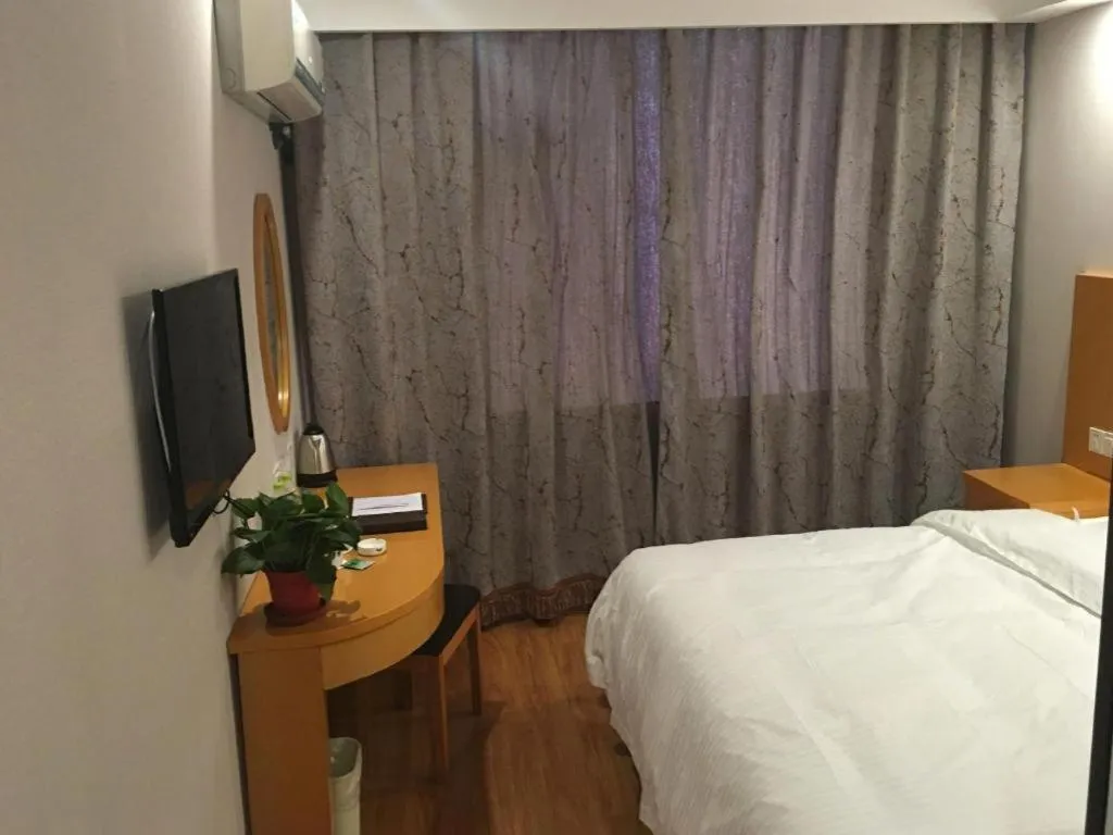 Bed in GreenTree Inn Jiangsu Xuzhou Western 3rd Ring Road Xiyuan Express Hotel