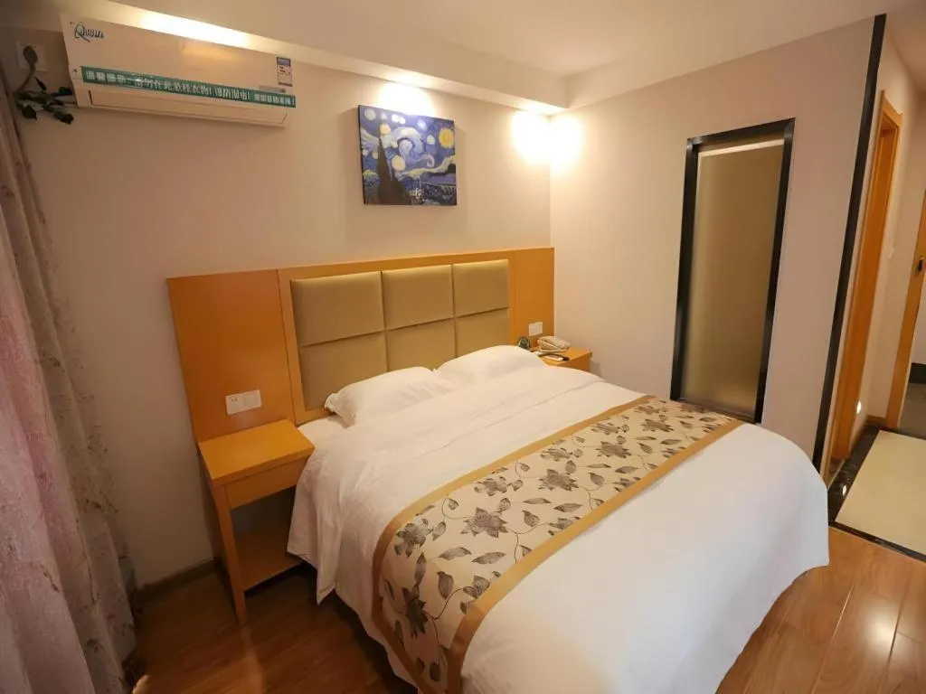 Bed in GreenTree Inn Jiangsu Xuzhou Western 3rd Ring Road Xiyuan Express Hotel