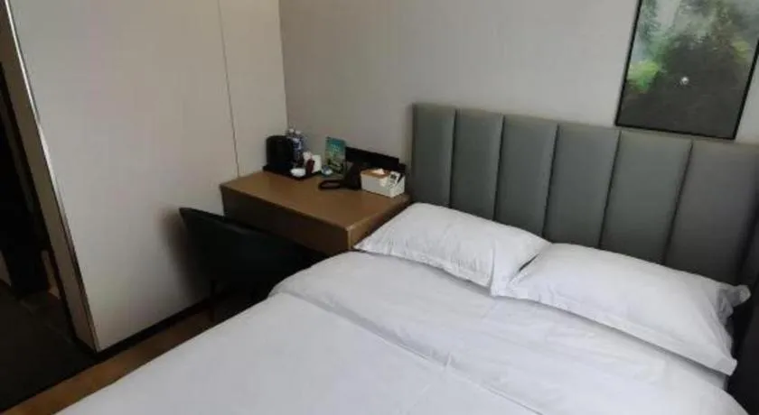Bed in GreenTree Inn Jiangsu Xuzhou Western 3rd Ring Road Xiyuan Express Hotel