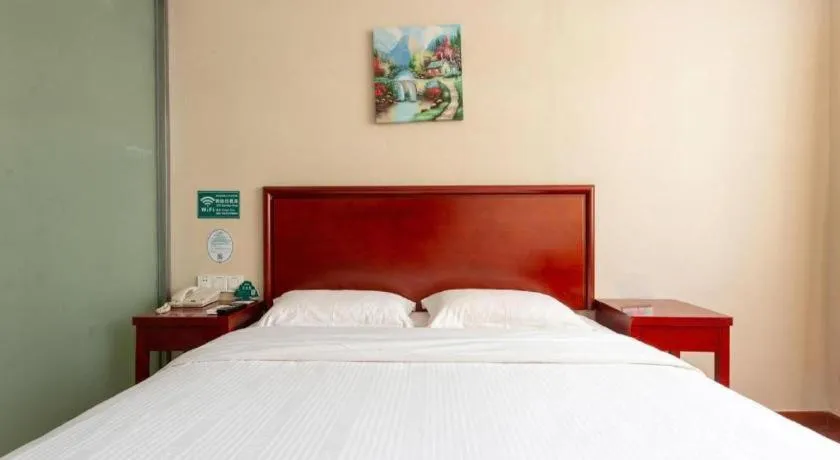 Bed in GreenTree Inn ShanDong Yantai Yantai University Business Hotel
