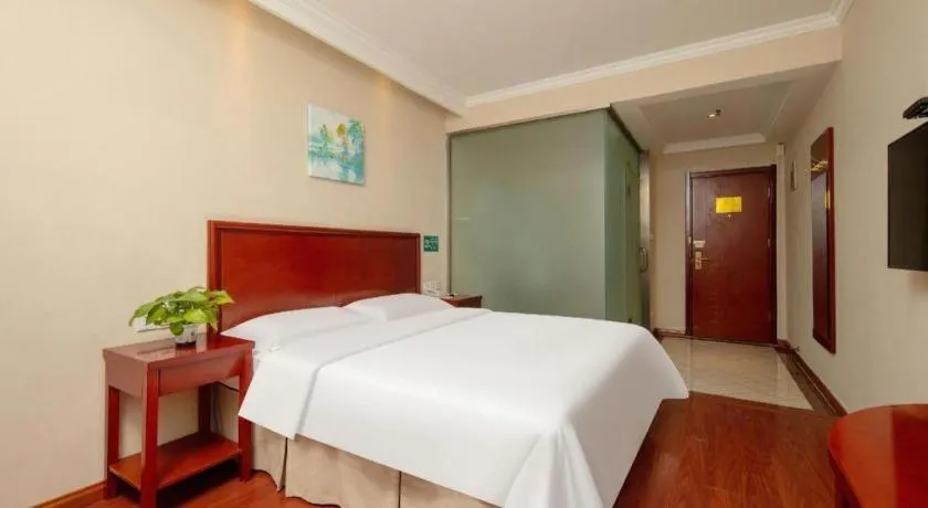 Bed in GreenTree Inn ShanDong Yantai Yantai University Business Hotel