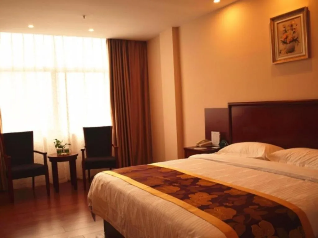 Bed in GreenTree Inn Jiangxi Shangrao Qianshan Ehu Avenue Express Hotel