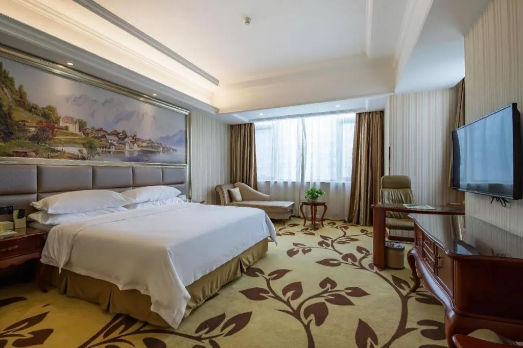 Bed in Vienna International Shanghai Nanxiang