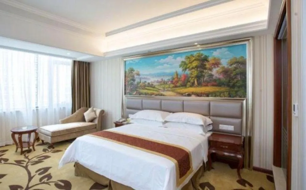 Bed in Vienna International Shanghai Nanxiang