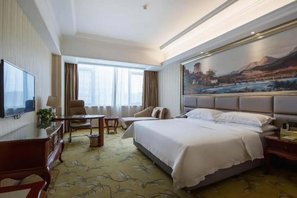 Bed in Vienna International Shanghai Nanxiang