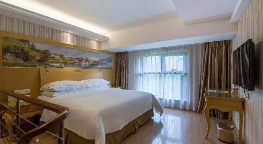 Bed in Vienna International Shanghai Nanxiang