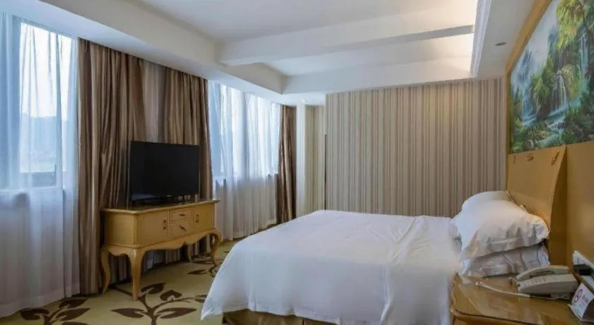 Bed in Vienna International Shanghai Nanxiang