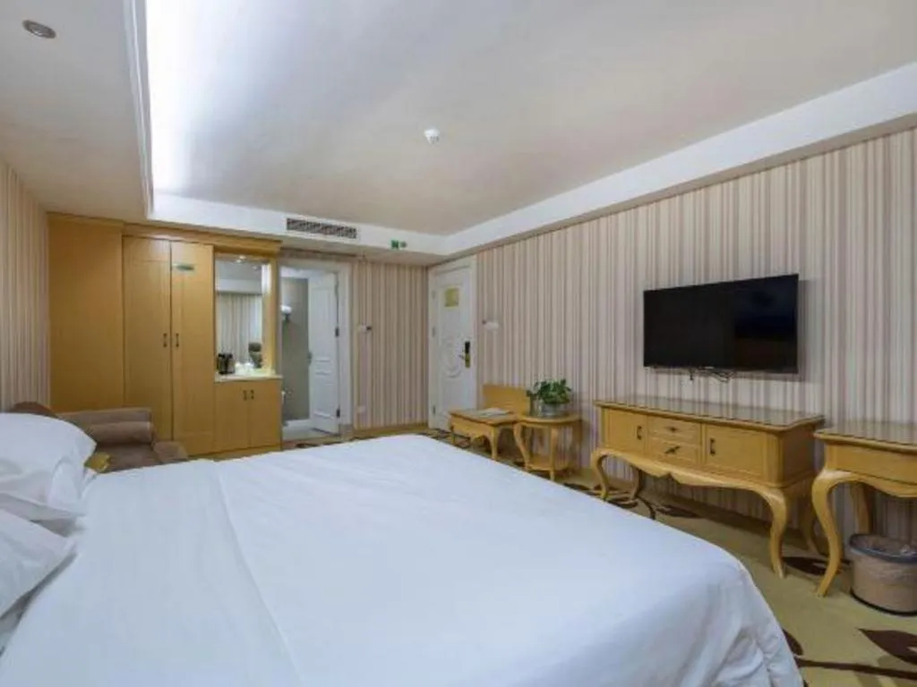 Bed in Vienna International Shanghai Nanxiang