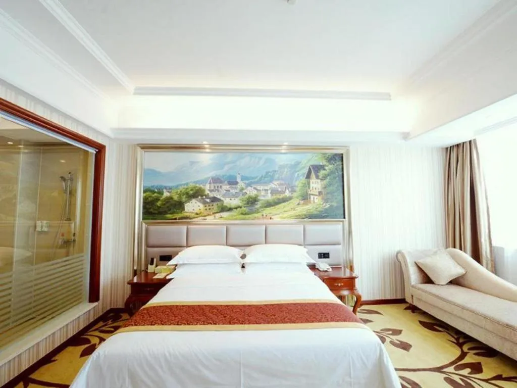 Bed in Vienna International Shanghai Nanxiang