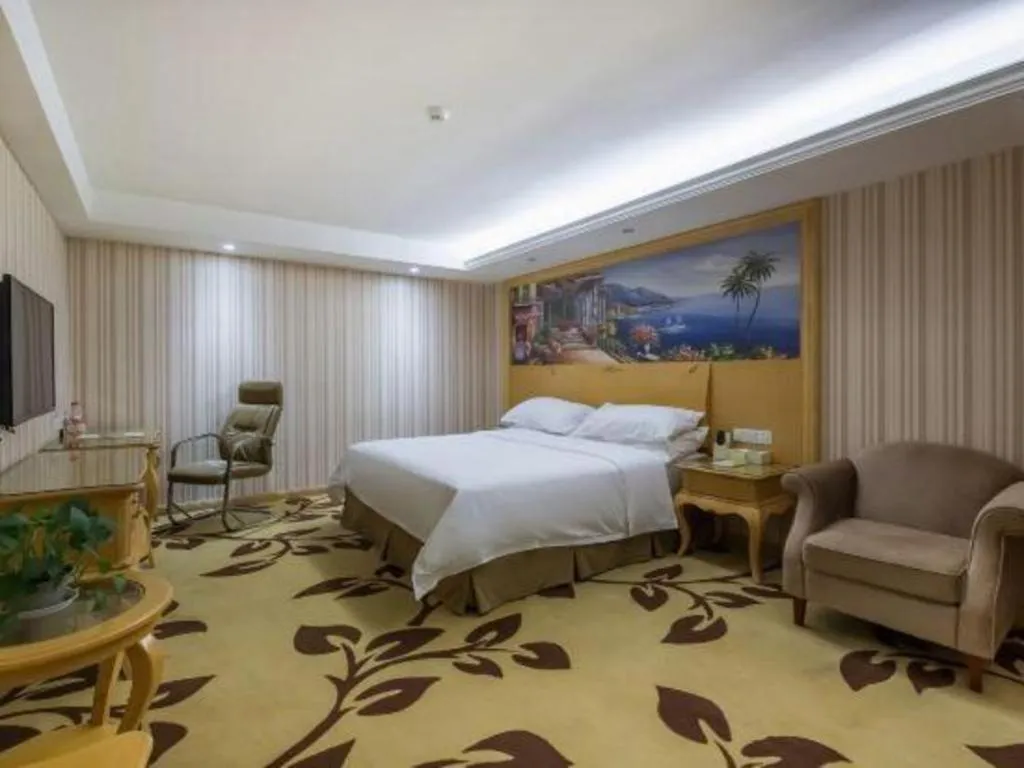 Bed in Vienna International Shanghai Nanxiang