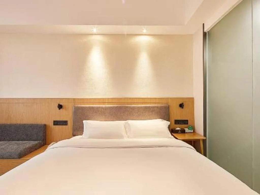 Bed in Insail Hotels Guangzhou Huangpu Dashadi Metro Station