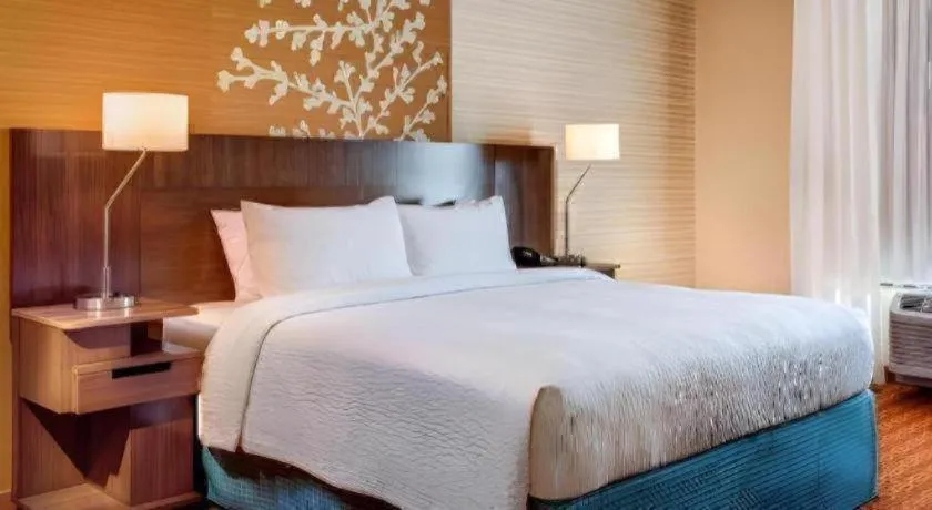 Bed in Fairfield by Marriott Inn & Suites Chillicothe