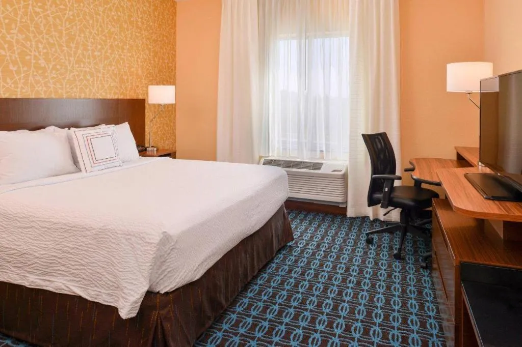 Bed in Fairfield by Marriott Inn & Suites Chillicothe