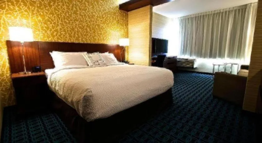 Bed in Fairfield by Marriott Inn & Suites Chillicothe