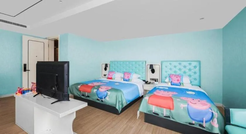 Bed in Qingdao Galaxy Holiday Hotel